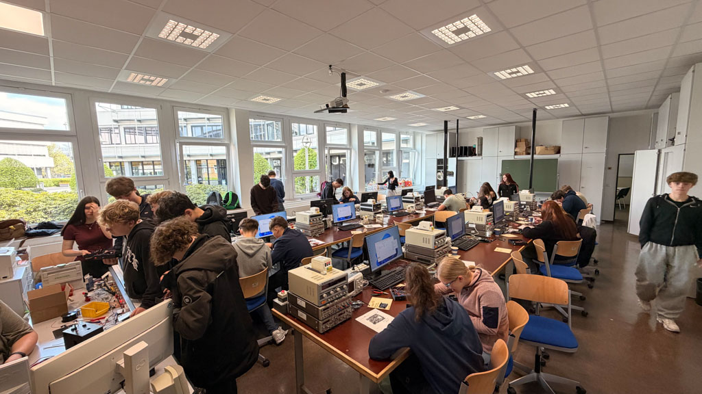 Kooperationsprojekt mit Leuchtkraft: Lichtbox-Projekt verbindet Realschule und Berufskolleg